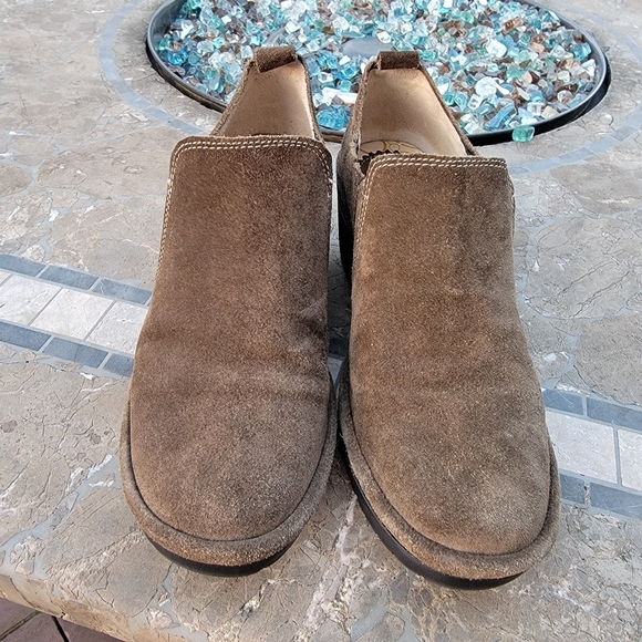 Fly London Tan Suede Slip On Shoes Wate Size 39 should be a 38 - Picture 4 of 9